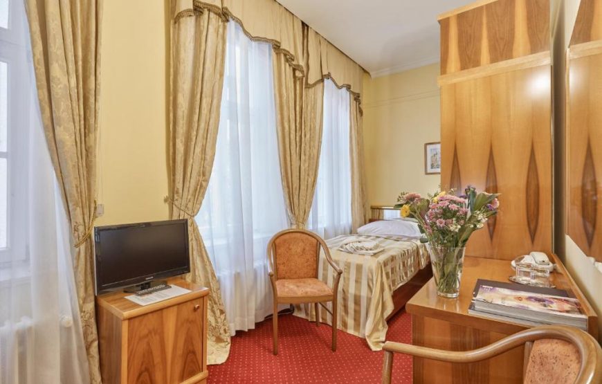 Hotel Sirius