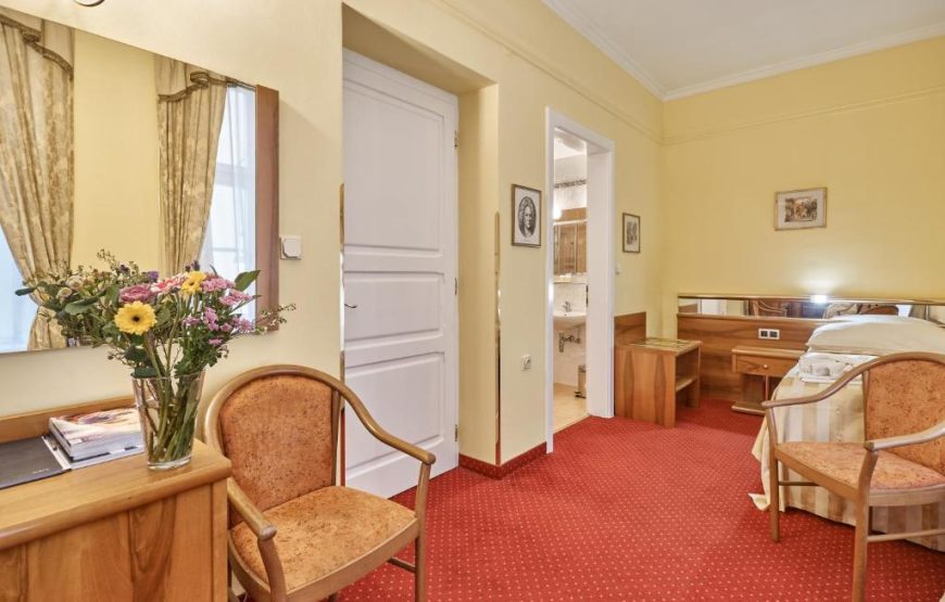 Hotel Sirius