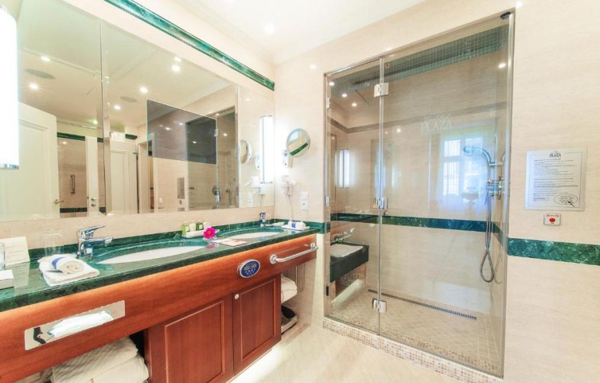 Hotel Carlsbad Plaza