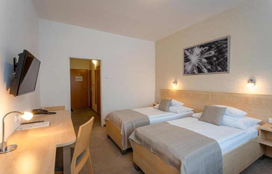 Hotel Behounek