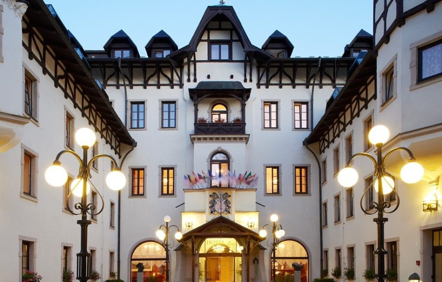 Monty Hotel
