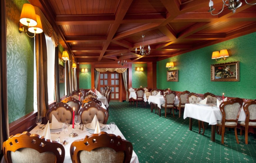 Monty Hotel