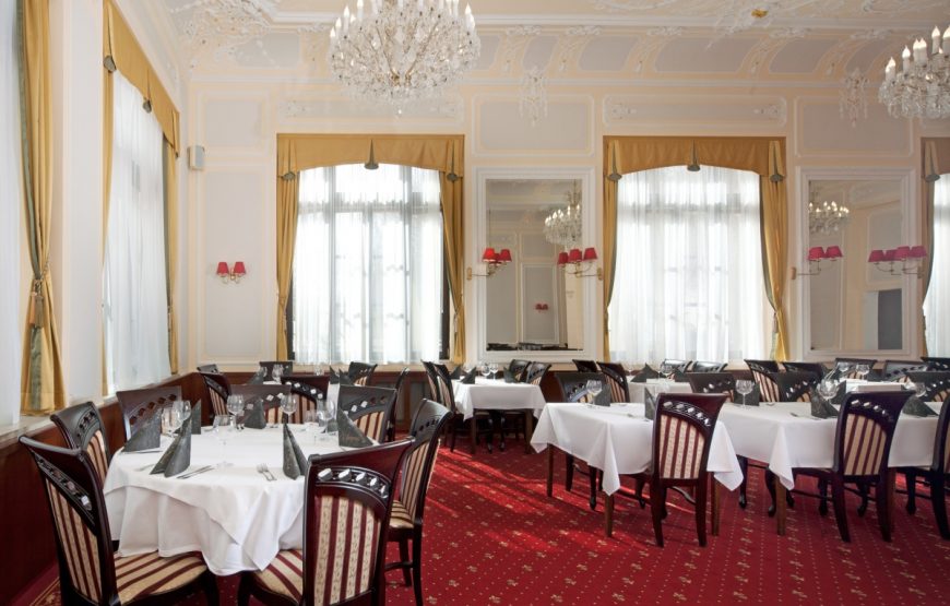 Monty Hotel