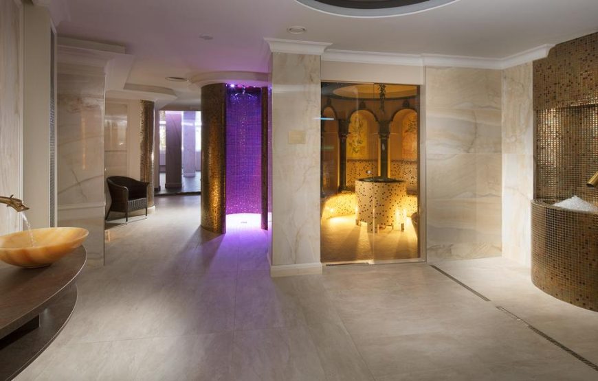 Monty Hotel