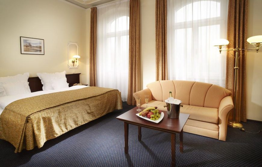 Excelsior Hotel