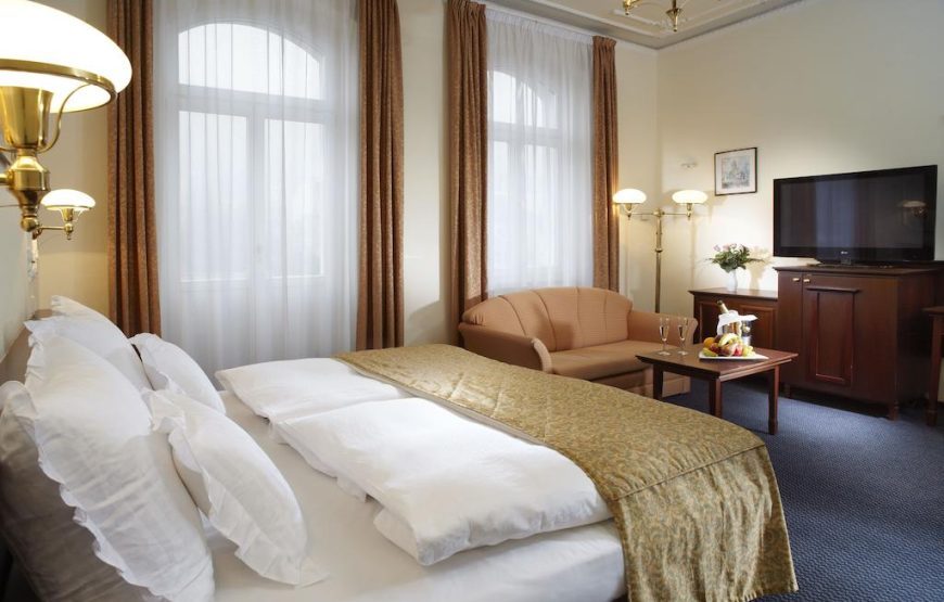 Excelsior Hotel