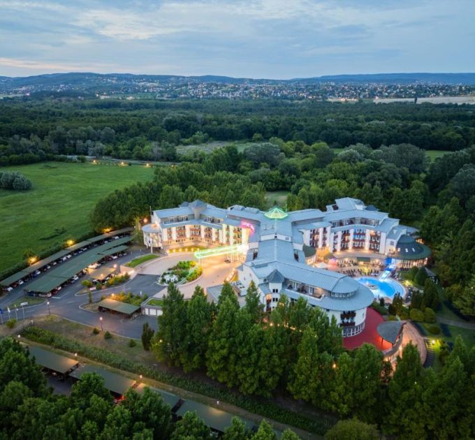 Lotus Therme Hotel