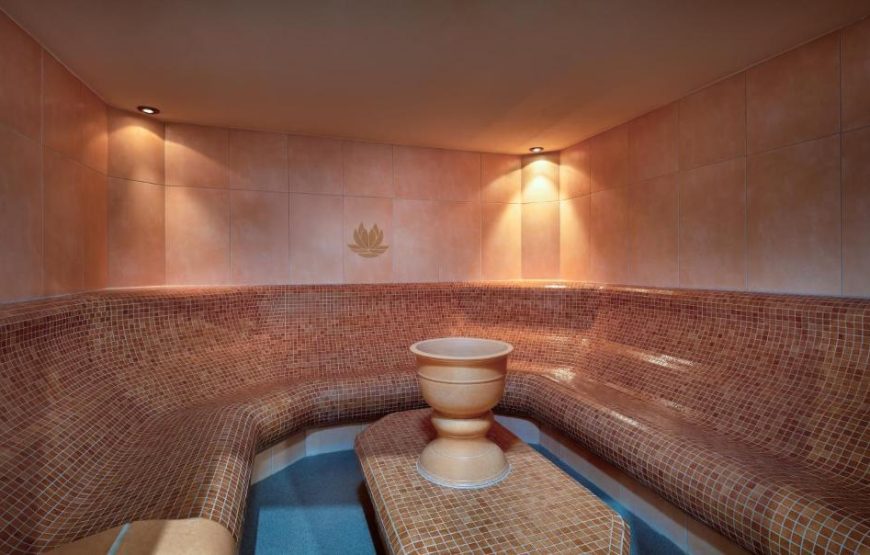 Lotus Therme Hotel
