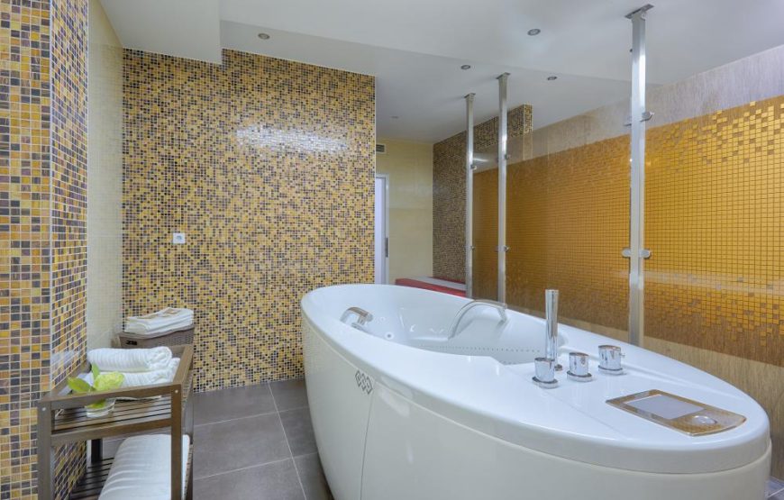 IRIS Hotel and SPA